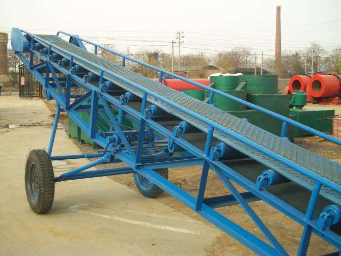 belt conveyor with wheel